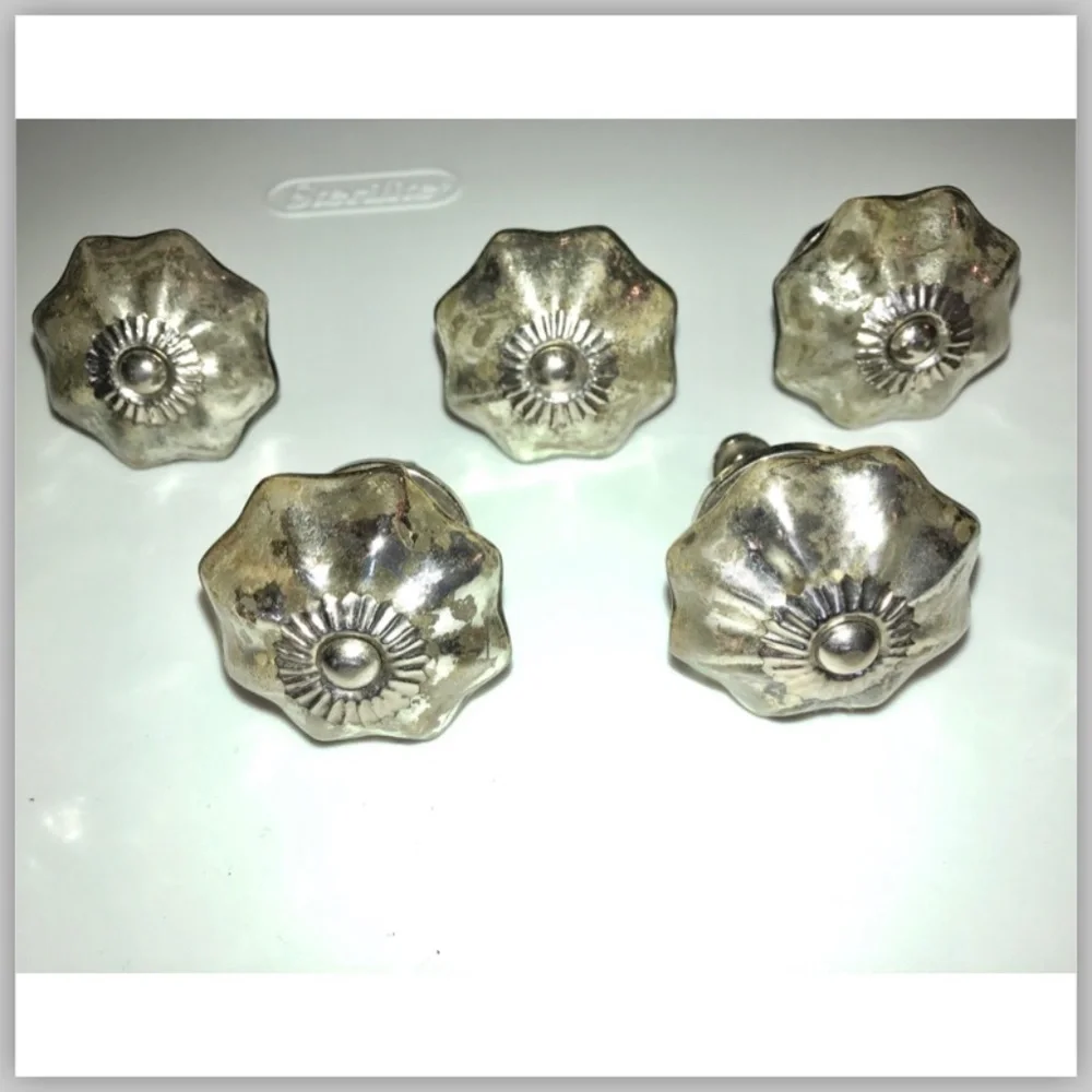 🎉HP🎉 ANTHROPOLOGIE Mercury Glass Melon Vintage Look Cabinet Knobs Set of 9 - Picture 5 of 8
